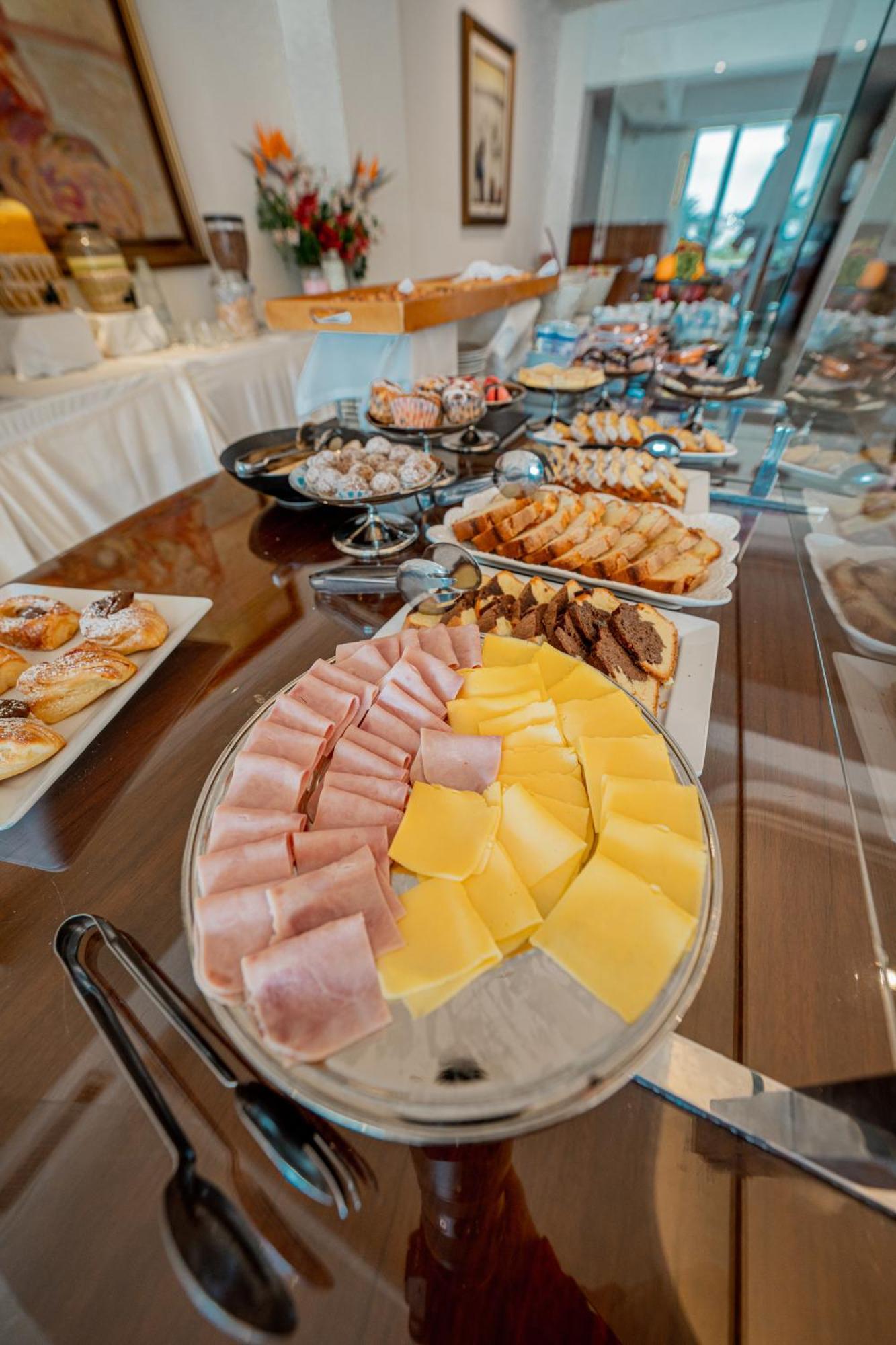 Hotel Iruna Mar del Plata Eksteriør billede